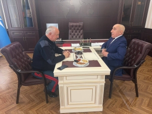 Лев Квициния прибыл в Дагестан с гуманитарным грузом