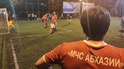 Команда МЧС Абхазии по футболу принимает участие в любительском турнире по мини-футболу