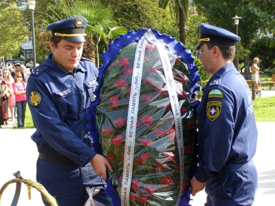 Церемония возложения цветов к Мемориалу Славы в Сухуме
