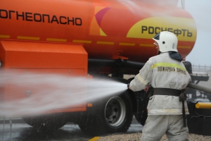 Отработка действий по ликвидации дорожно-транспортного происшествия в автозаправочном комплексе &quot;Роснефть&quot;