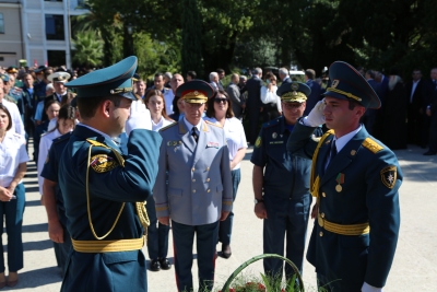 В день 29-летия освобождения Абхазии от грузинских оккупантов руководство и личный состав МЧС РА возложили цветы в Парке Боевой Славы, в центре абхазской столицы