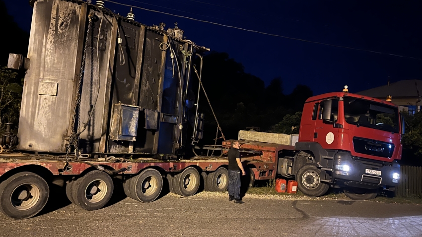 Сотрудники МЧС Абхазии оказали содействие РУП «Черноморэнерго» в транспортировке  вышедшего из эксплуатации трансформатора