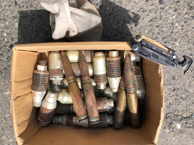 14 апреля житель города Сухум на ул. Мэри Авидзба обнаружил у мусорного контейнера снаряды и патроны к стрелковому оружию