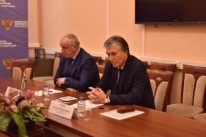 В ходе рабочей поездки министра по чрезвычайным ситуациям Республики Абхазия Льва Квициния в Москву состоялась его встреча с представителями министерства здравоохранения Российской Федерации.