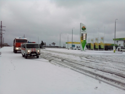 Сотрудники МЧС Абхазии продолжают вести мониторинг в связи с похолоданием и связанным с ним выпадением снега и образованием гололёда