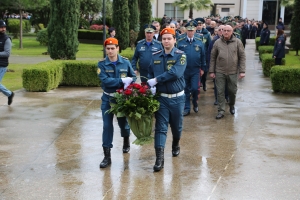 Сотрудники МЧС Абхазии приняли участие в памятных мероприятиях в 31-ую годовщину мартовского наступления в Отечественной войне 1992-1993 годов