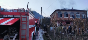 Накануне в Сухуме на улице Подгорной произошёл пожар в частном двухэтажном доме