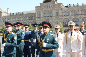 В Москве состоялась торжественная церемония выпуска курсантов Академии государственной противопожарной службы и Академии гражданской защиты МЧС России