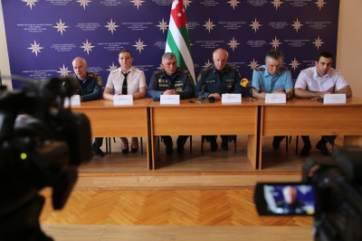 Пресс-конференция по итогам поездки в ЛНР состоялась в МЧС