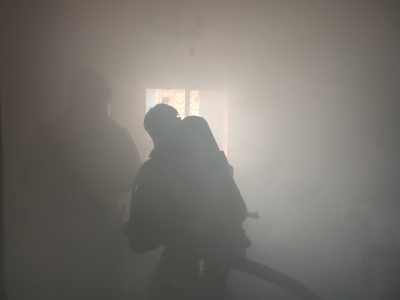 Пoжар в Сухуме. Загорелась трехкомнатная квартира на массиве Гумиста