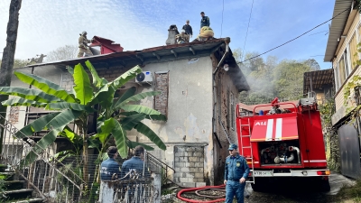 Частный дом загорелся по улице Чанба в столице 
