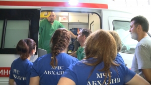 Сотрудники МЧС Абхазии  совместно с врачами  минздрава Абхазии   приступили к активной фазе обучения правилам эксплуатации медицинского оборудования и технической документации реанимобиля