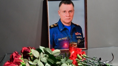 Лев Квициния принимает участие в церемонии прощания с главой спасательного ведомства России