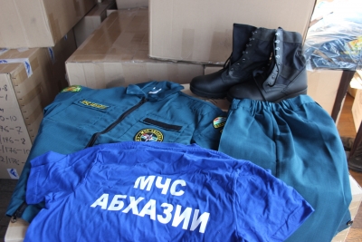 В МЧС Абхазии поступил комплект нового обмундирования в количестве 230 единиц.