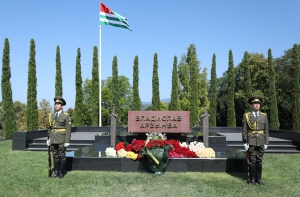 В годовщину начала Отечественной войны народа Абхазии   руководство и личный состав МЧС Абхазии приняли участие в памятных мероприятиях