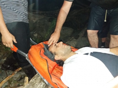 Мужчина сломал бедро во время рыбалки на реке Гумиста